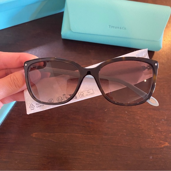 BRAND NEW Tiffany & Co sunglasses - Picture 8 of 9